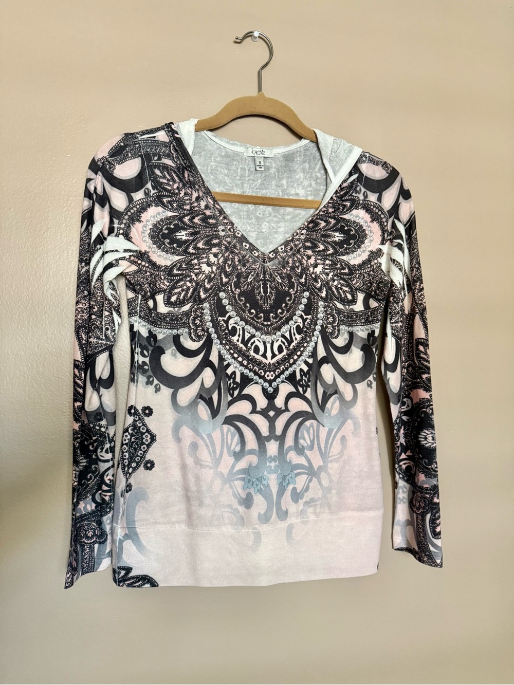 Cache Pink and Black V-Neck Printed Long Sleeve Top with hood. Incredibly soft.